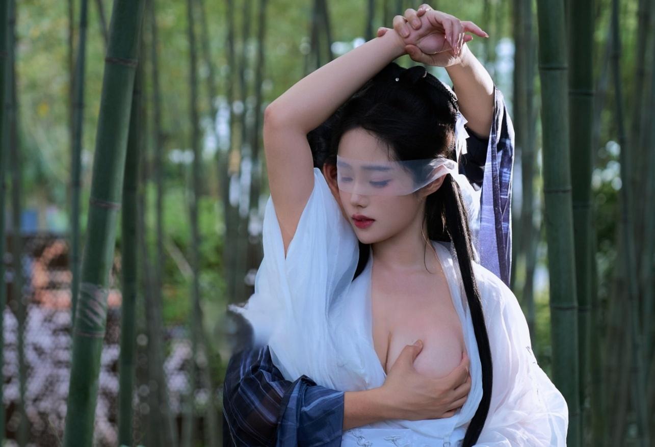 钛合金TiTi – 小龙女VS龙骑士-美女推荐